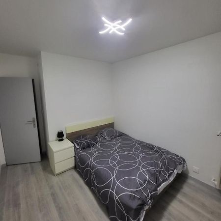 Chambre Neuve Dans Un Logement Partage A 10 Minute Du Circuit 24H Allonnes  Buitenkant foto