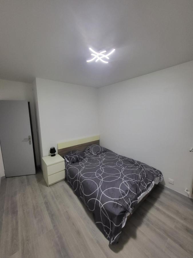 Chambre Neuve Dans Un Logement Partage A 10 Minute Du Circuit 24H Allonnes  Buitenkant foto