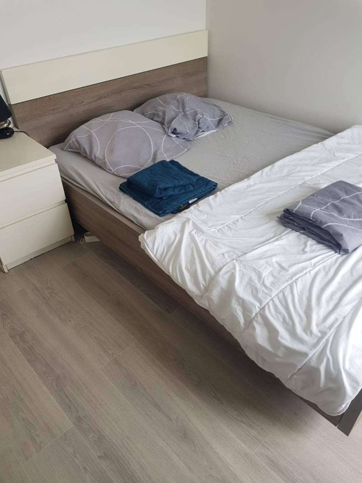 Chambre Neuve Dans Un Logement Partage A 10 Minute Du Circuit 24H Allonnes  Buitenkant foto